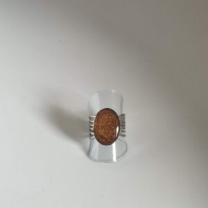 Bague ajustable striée marron acier inoxydable de côté
