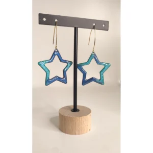 Boucles d&rsquo;oreilles peinture à effet et résine, étoile bleu nuit et bleu turquoise